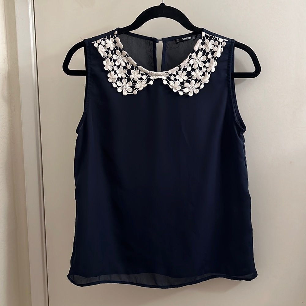 SHEIN sleeveless Top with crochet white lace collar